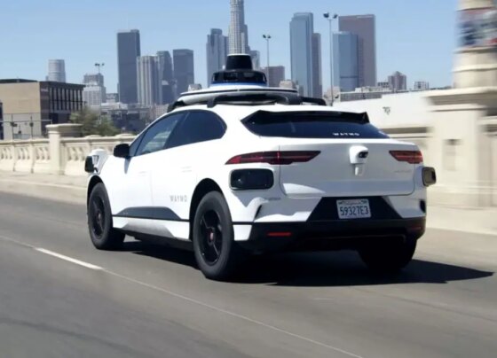 Waymo passenger gets stuck in a roundabout on way to Sky Harbor