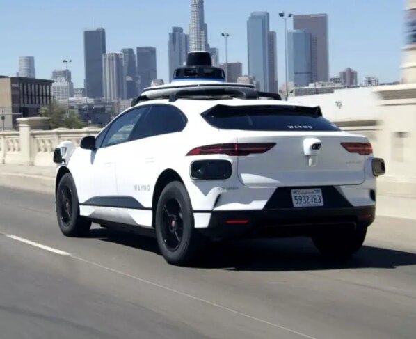 Waymo passenger gets stuck in a roundabout on way to Sky Harbor