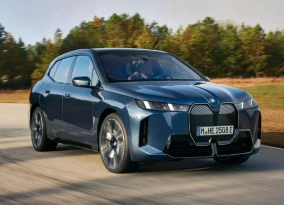 BMW iX 2025 dianteira