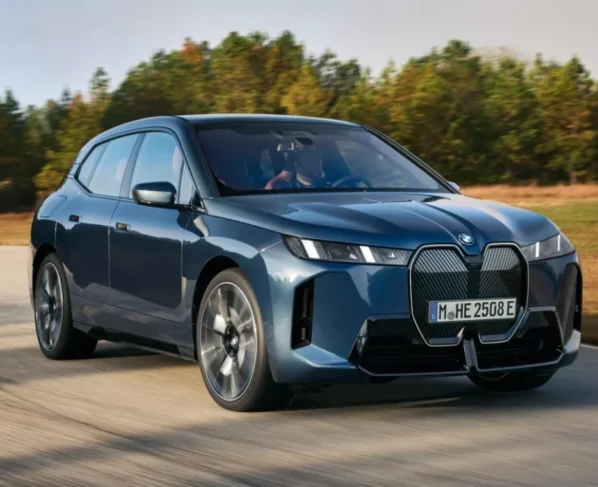 BMW iX 2025 dianteira